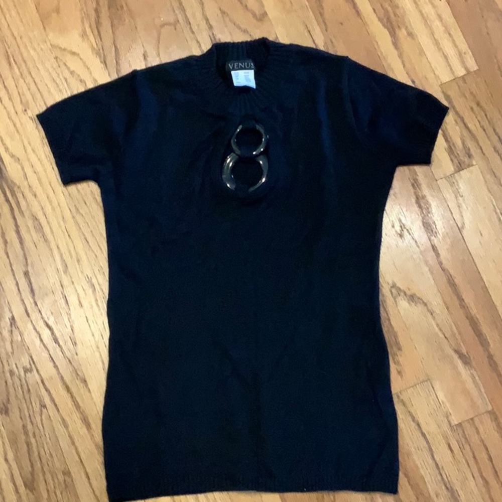 Venus Sweater Shirt w/ Keyhole